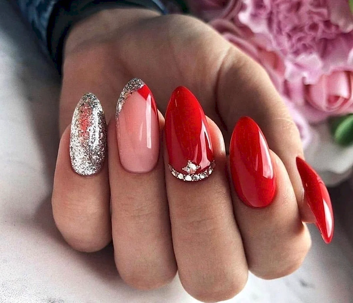 Дизайн ногтей 2021 новинки красные