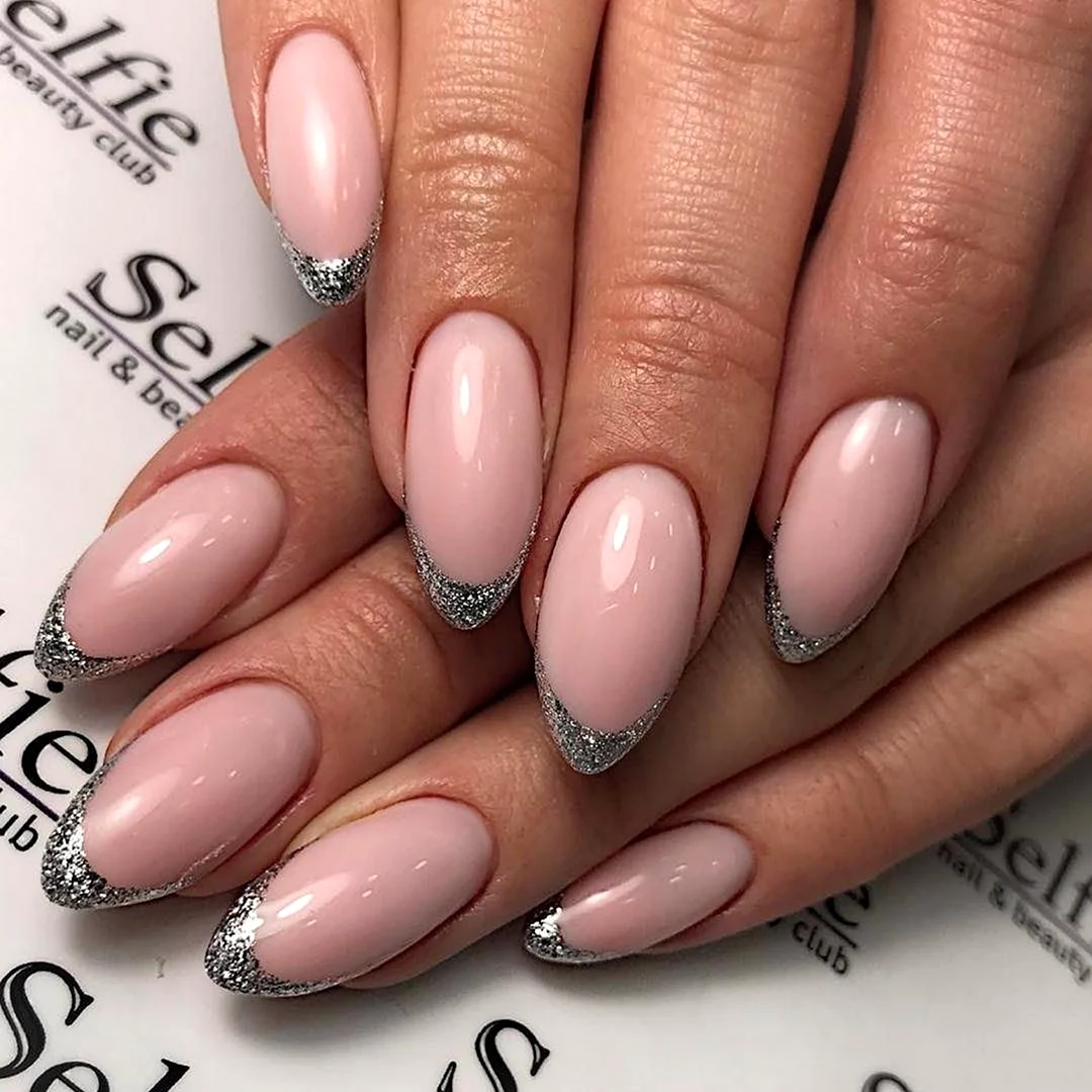 Нюдовый френч миндаль