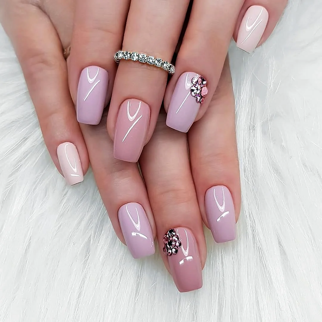 Нежный маникюр