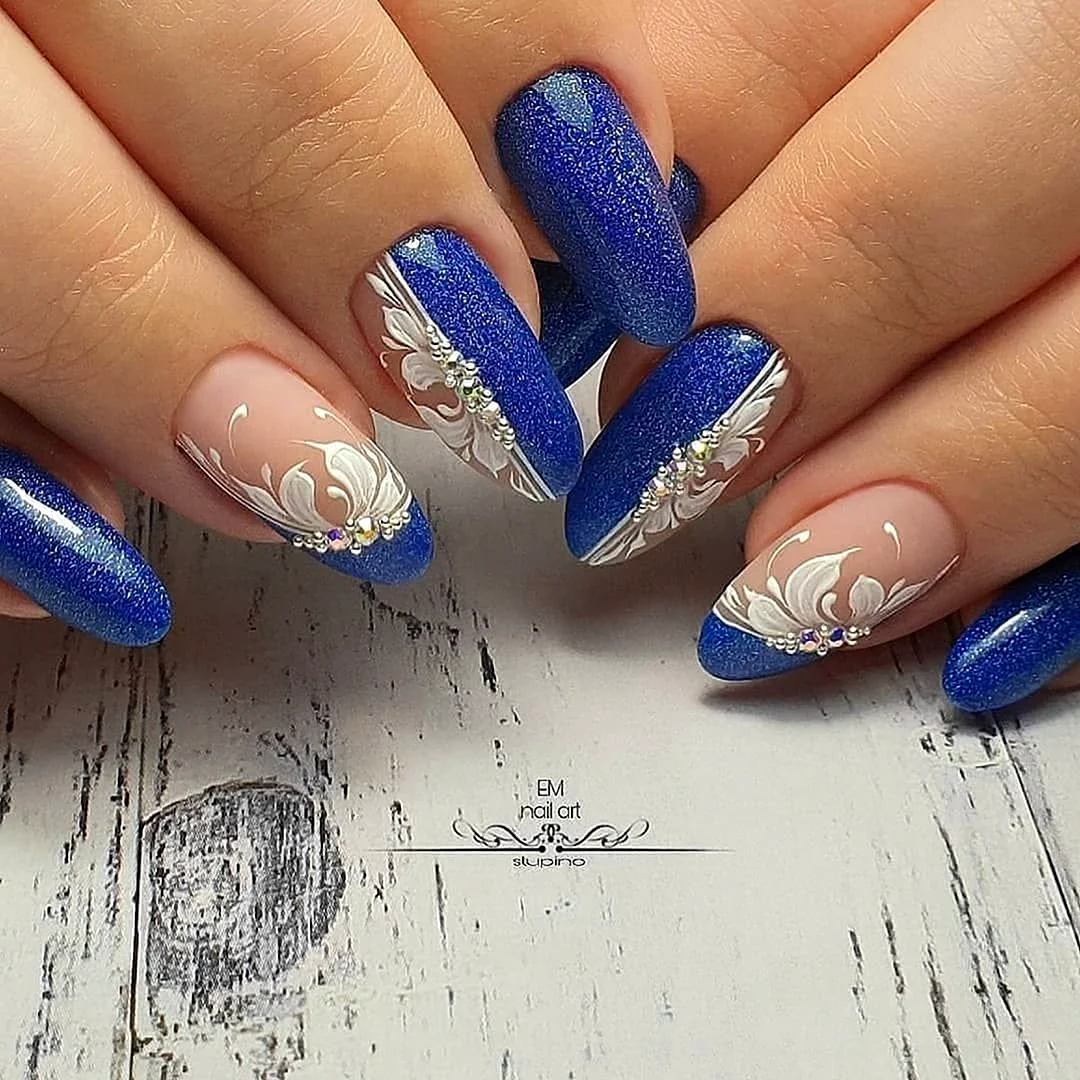 Ногти синие с серебром