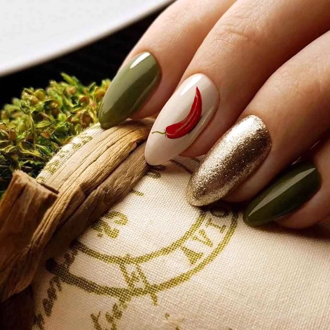Оливковый маникюр 2022