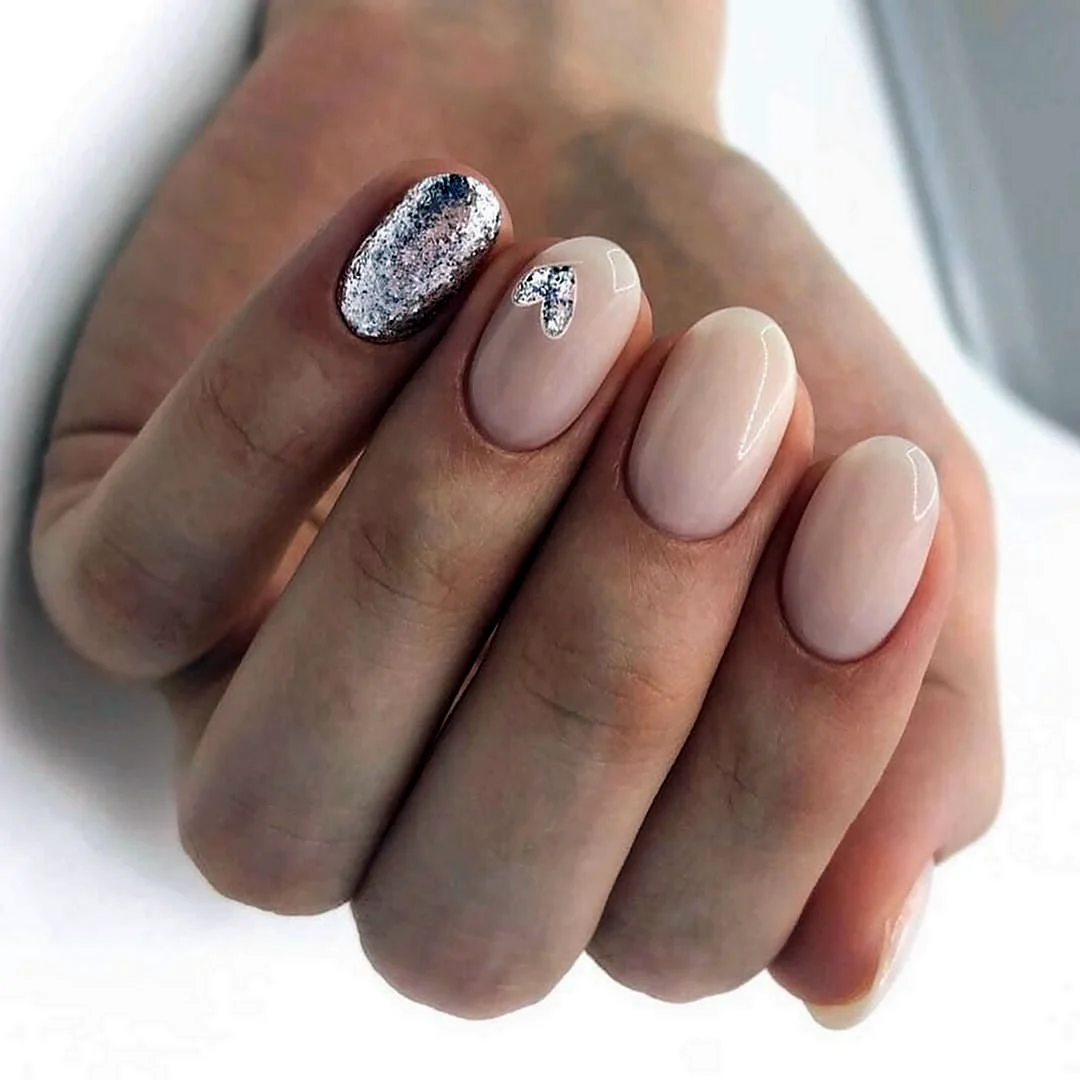 Нюдовые ногти 2021 на короткие ногти