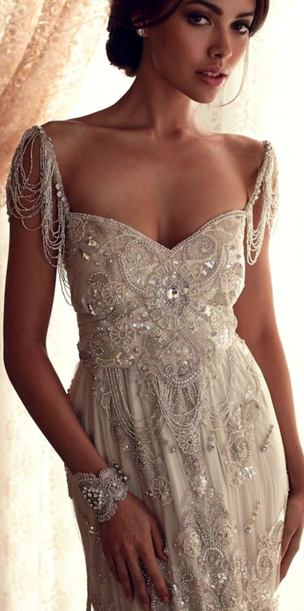 Свадебное платье с бисером