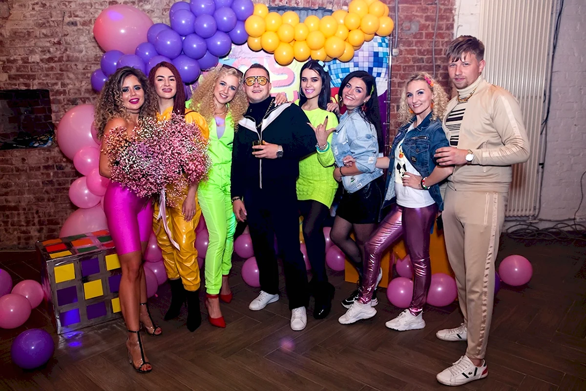 Банкет в стиле 90-х