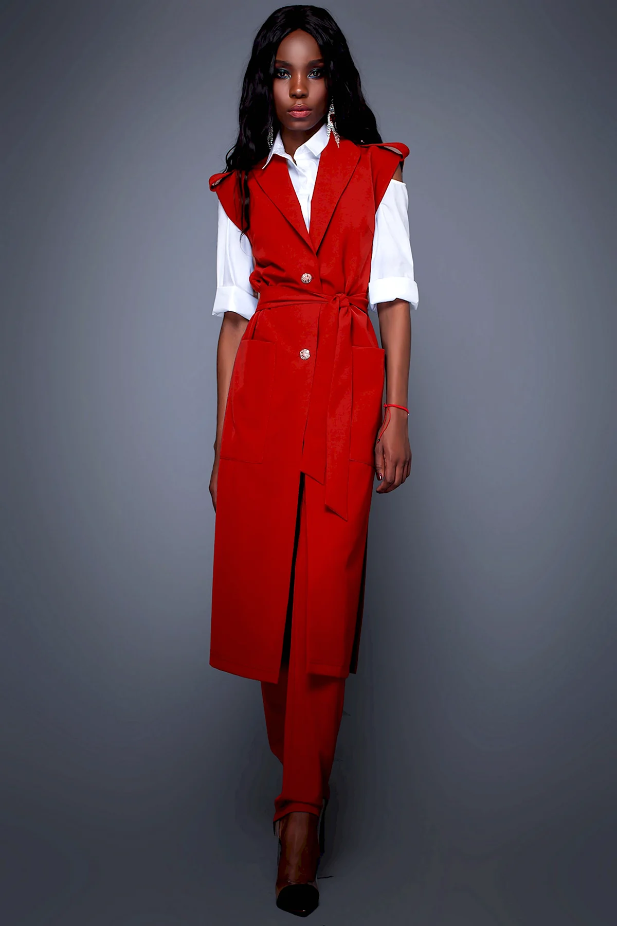 Брючный костюм с длинным жилетом