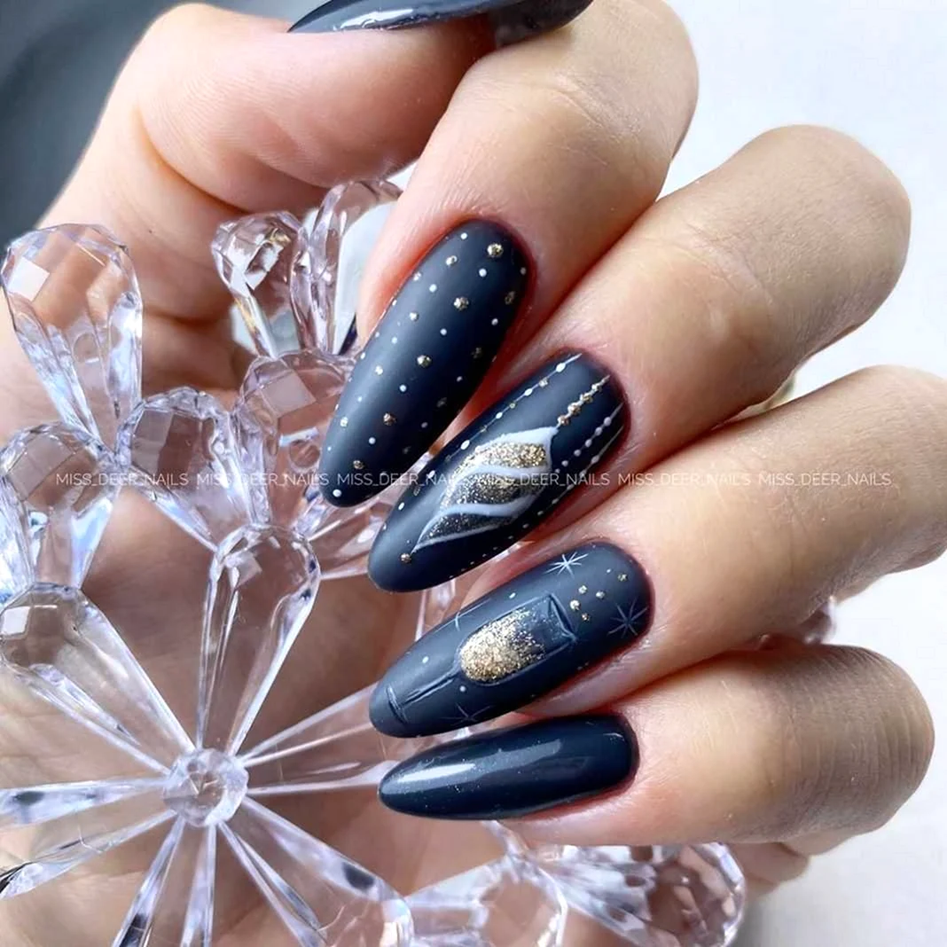 Новогодние ногти 2021