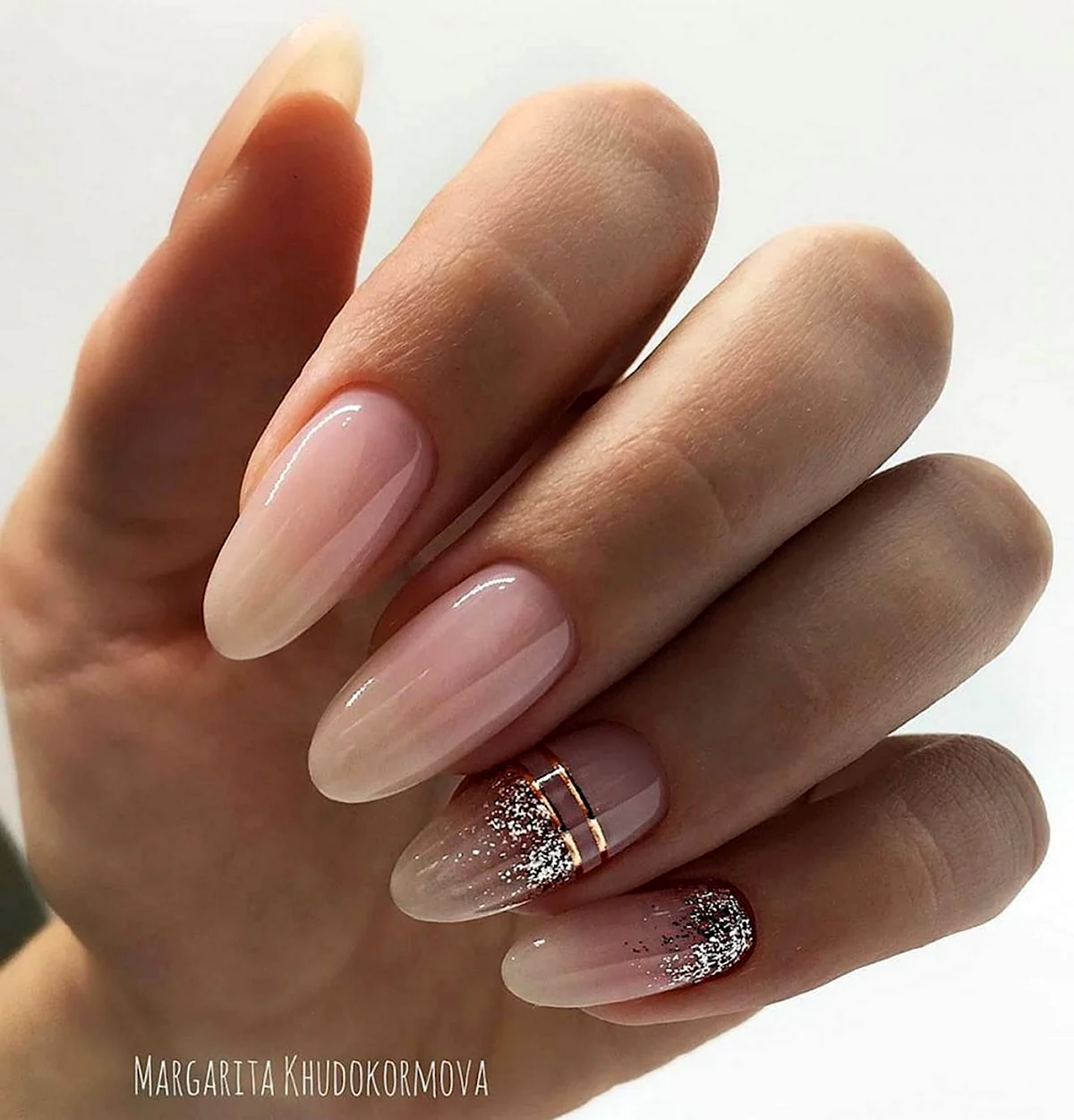 Нюдовый маникюр 2020 миндаль