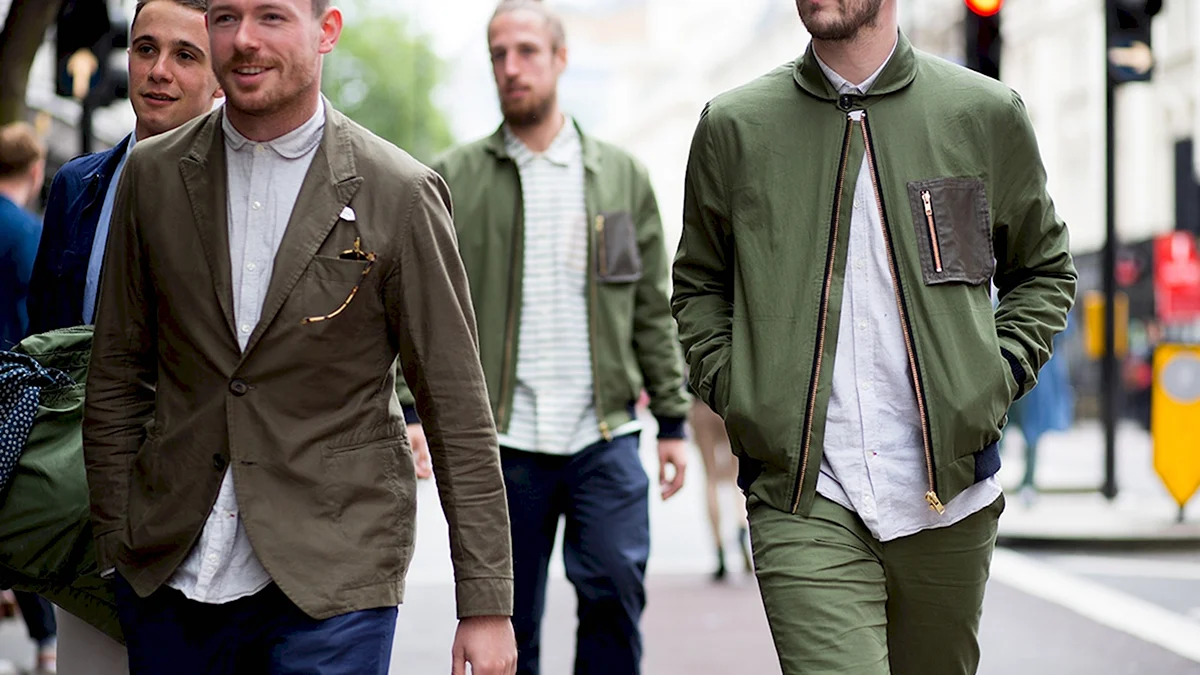 Оливковая одежда мужская