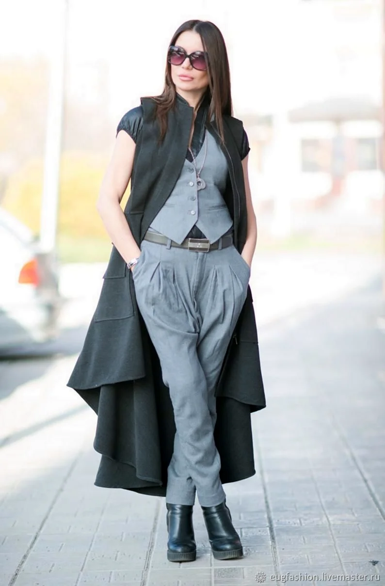 Широкие брюки с жилеткой