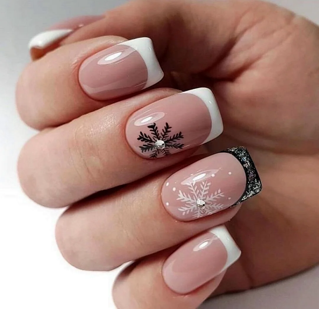 Зимний маникюр френч