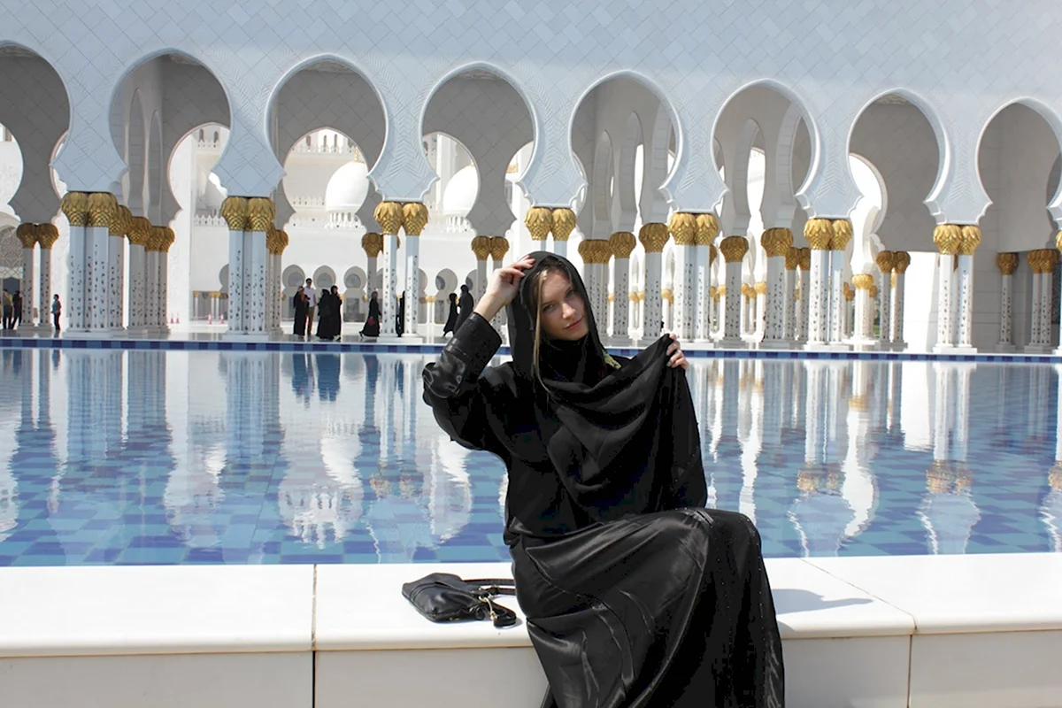 ОАЭ женщины