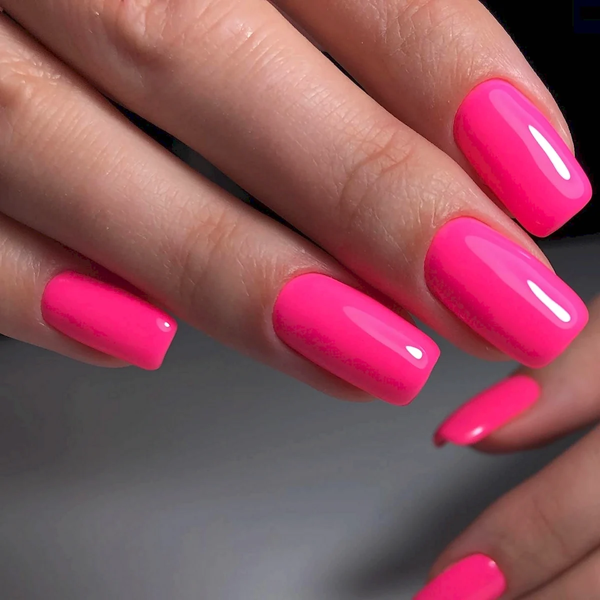 Маникюр 2022 rozoviy