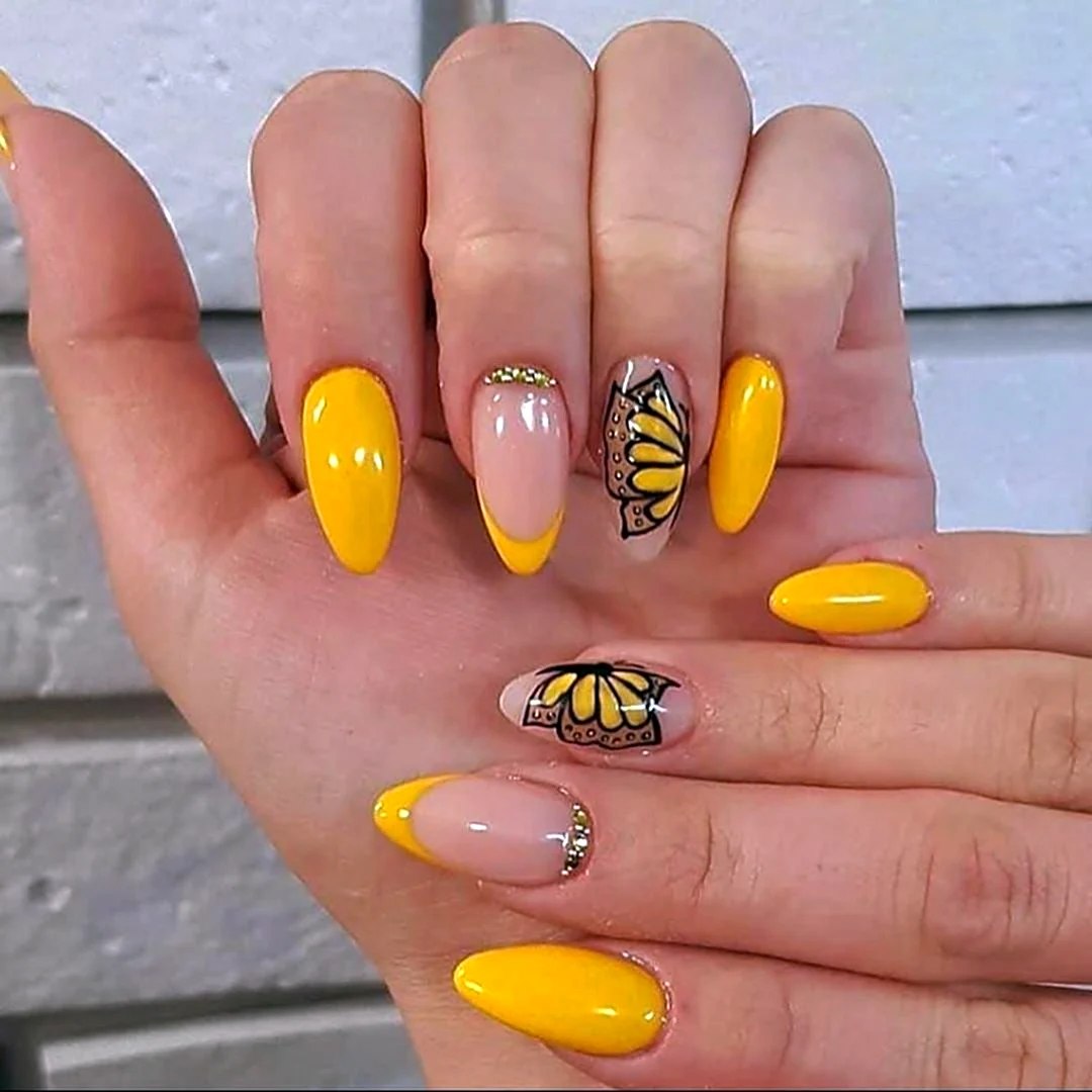 Ногти круглые желтые