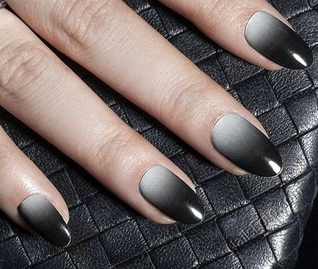 Черно серый маникюр