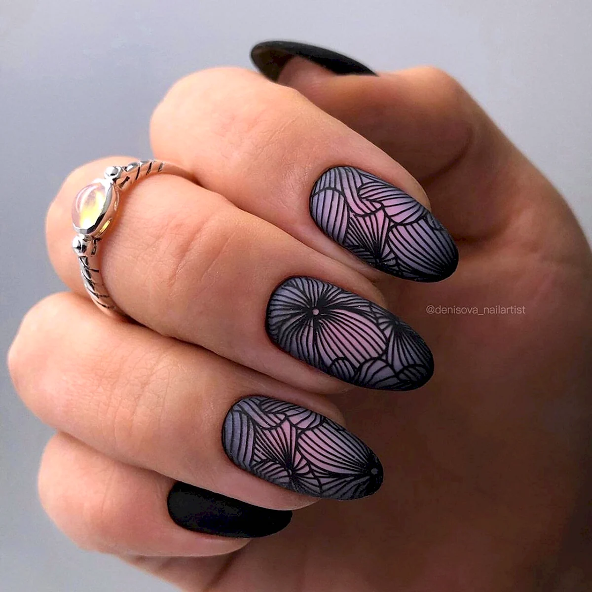 Стемпинг маникюр 2022 2023