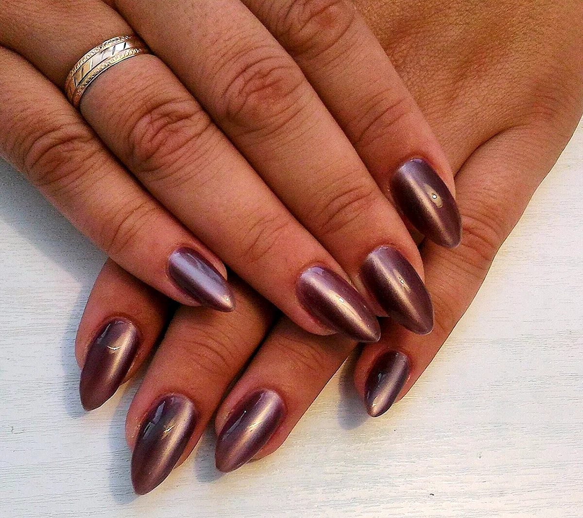 Кошачий глаз миндаль