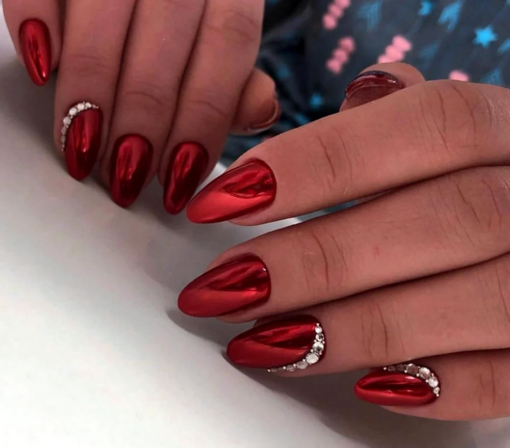 Красный маникюр с втиркой