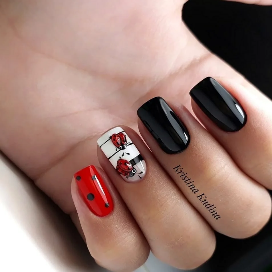 Черно красный маникюр на короткие ногти