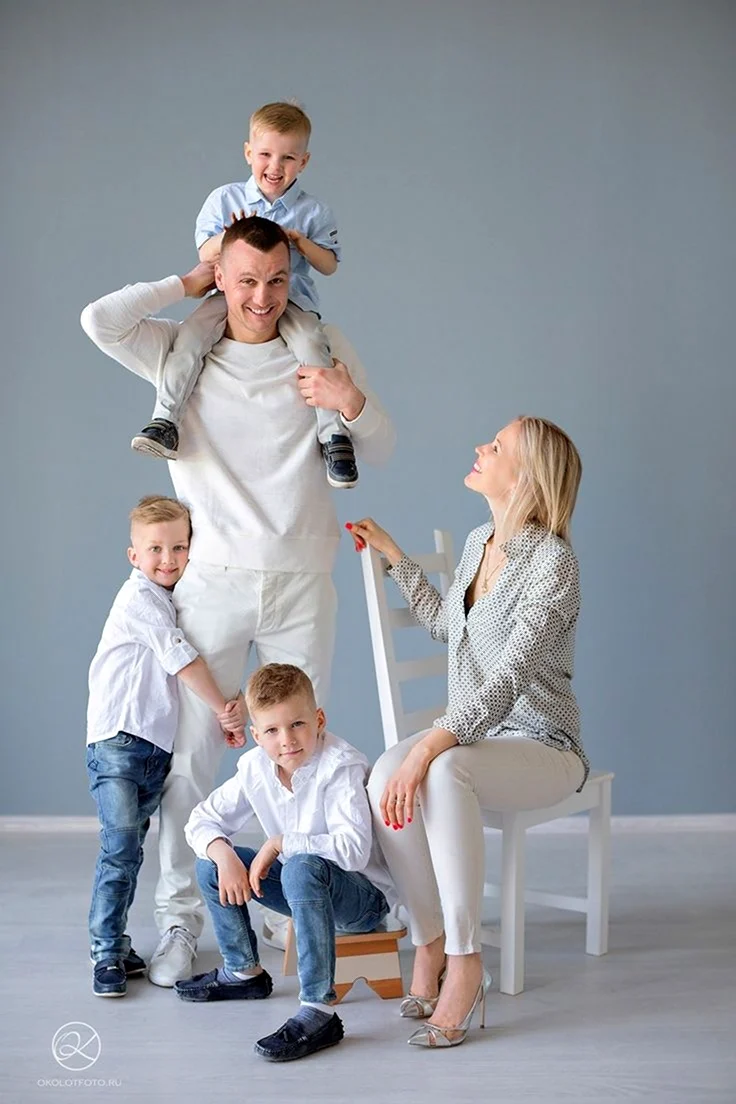 Семейная фотосессия в студии