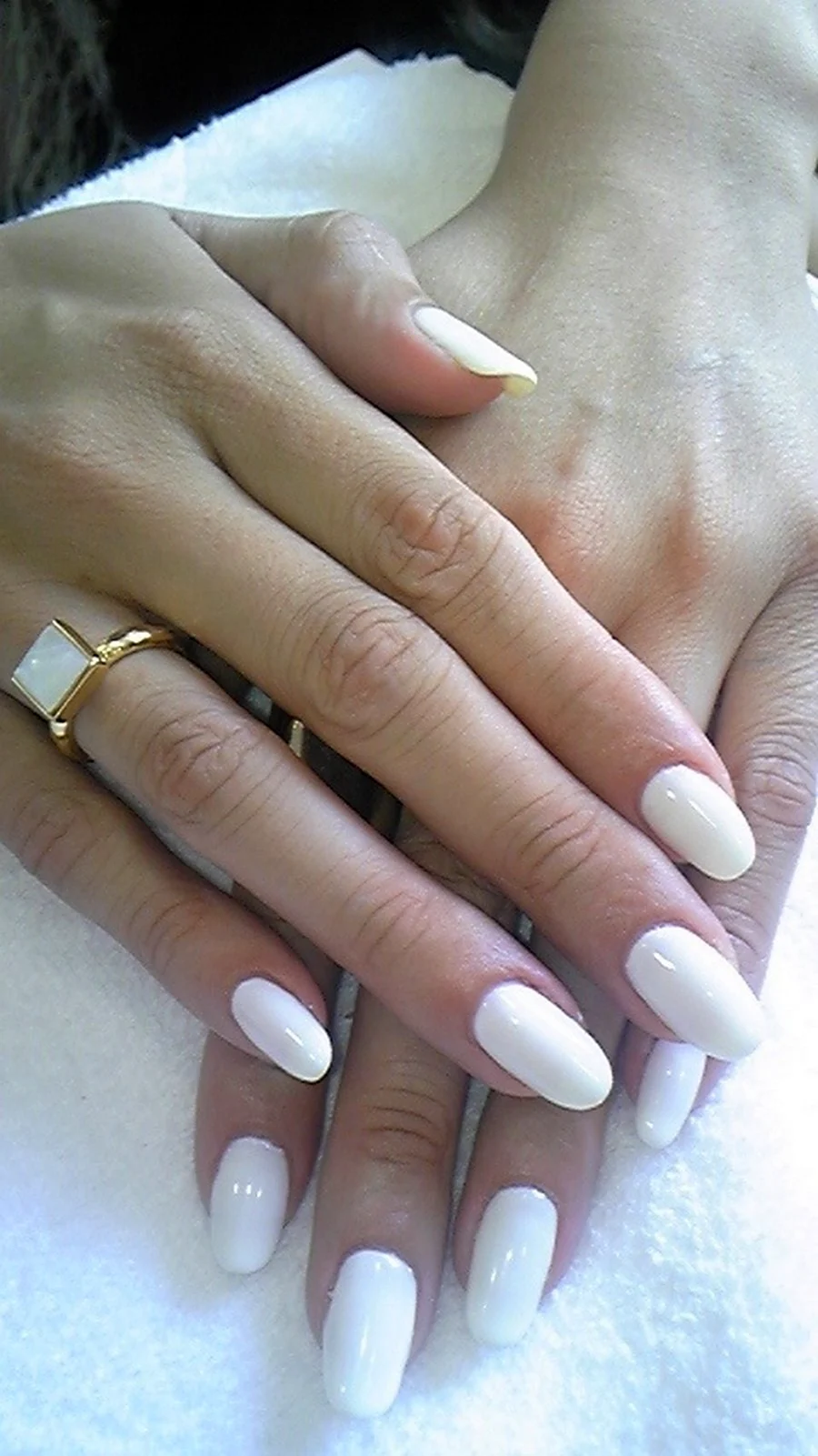 Белые нарощенные ногти