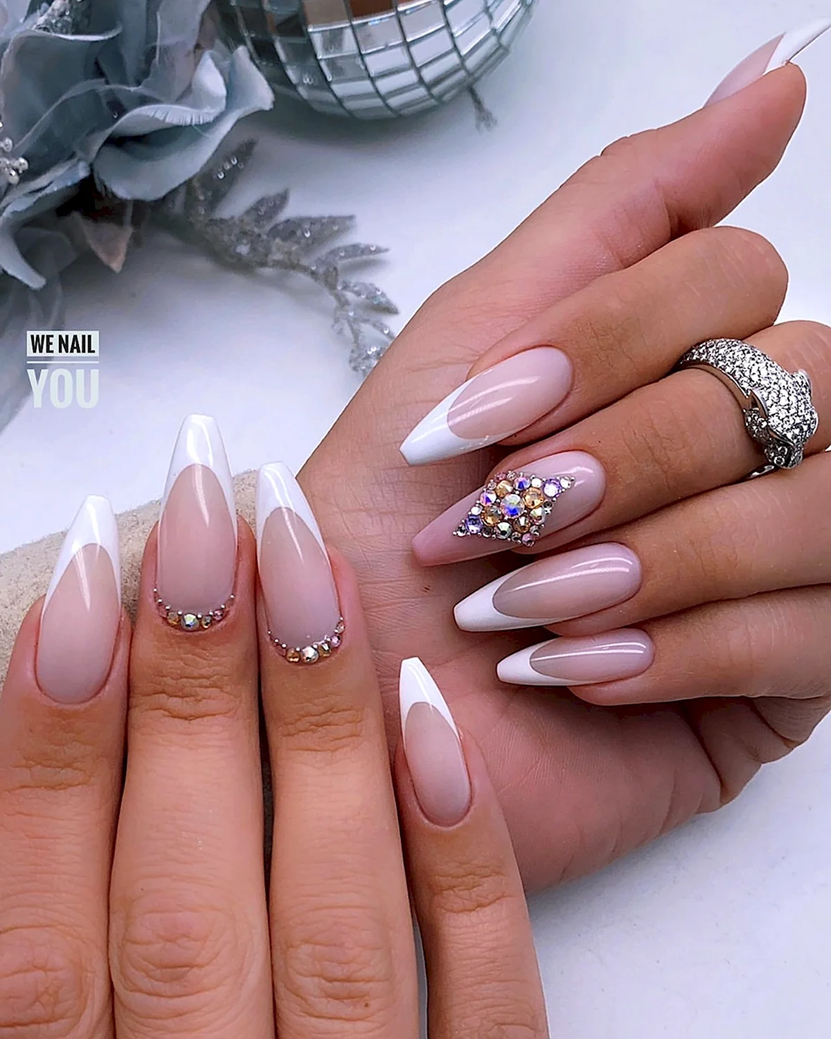 Выкладной френч белый миндаль