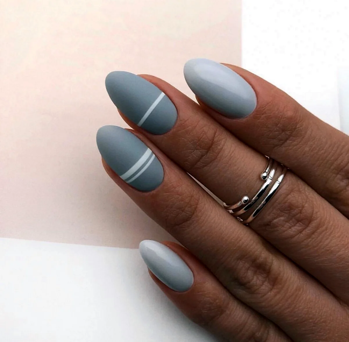 Серые ногти