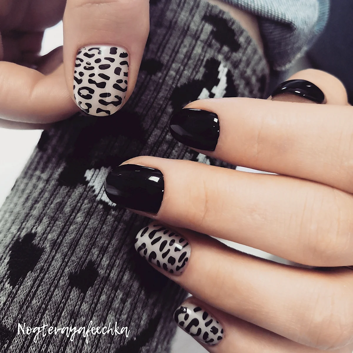 Маникюр черный с леопардовым принтом