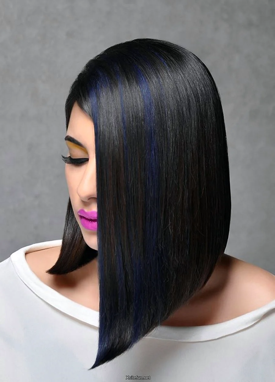 Удлиненное каре с прядями