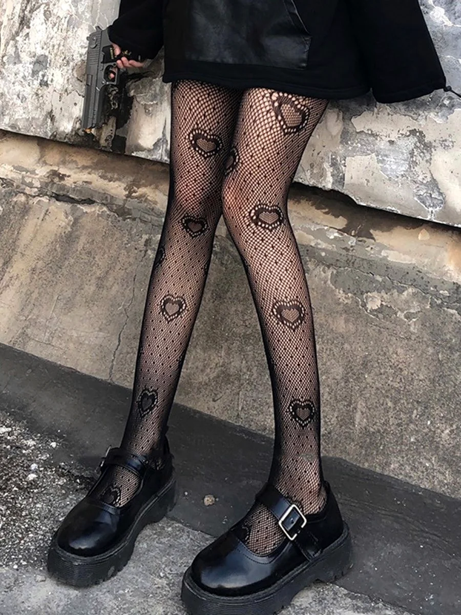 Колготки в сеточку с сердечками