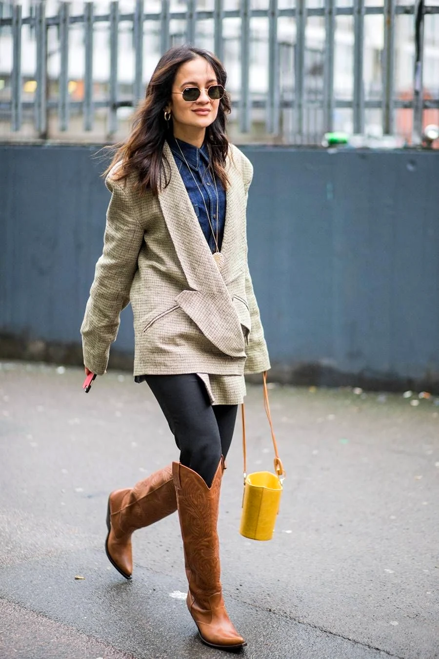 Сапоги казаки с пальто