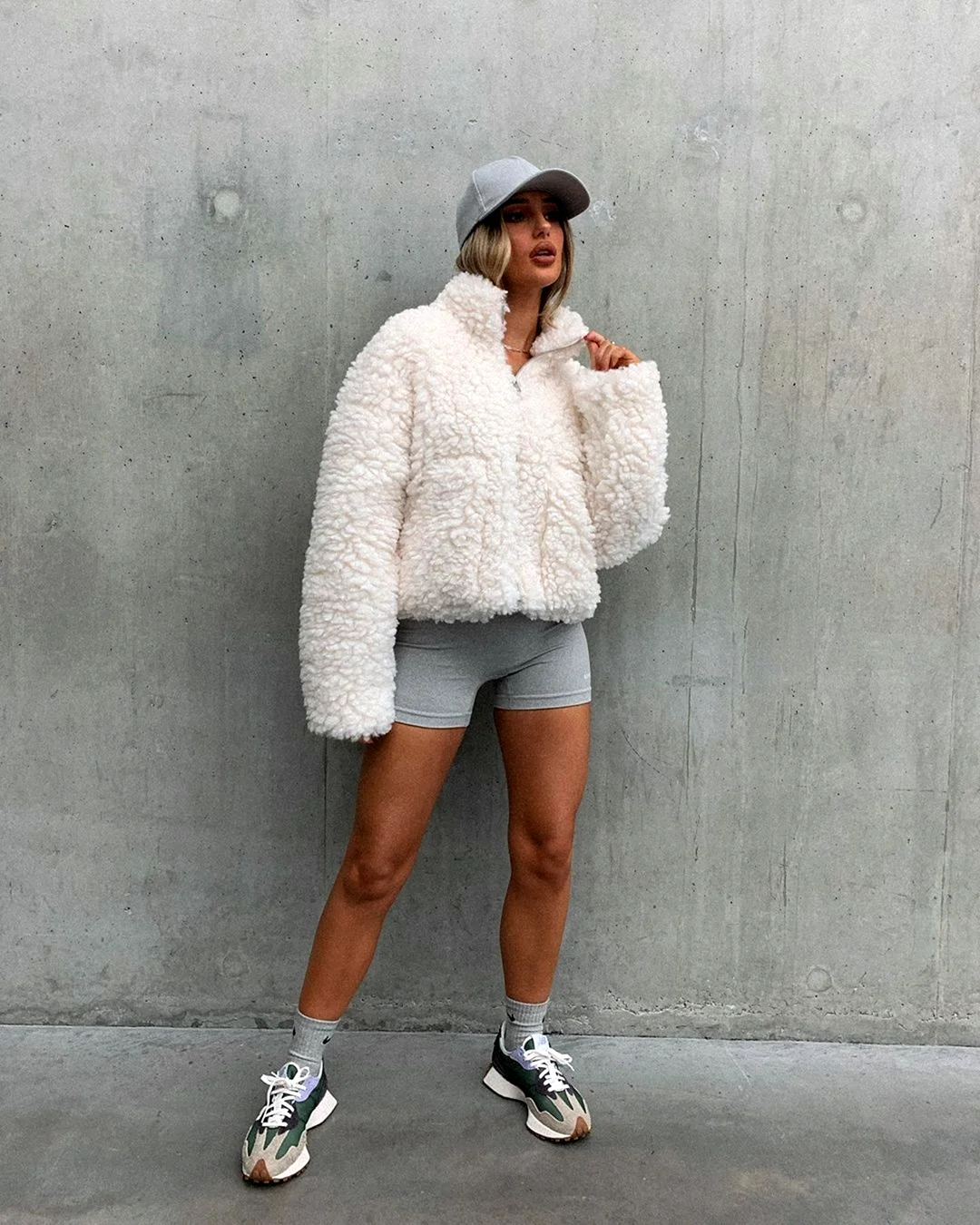 Teddy fur Jacket белая