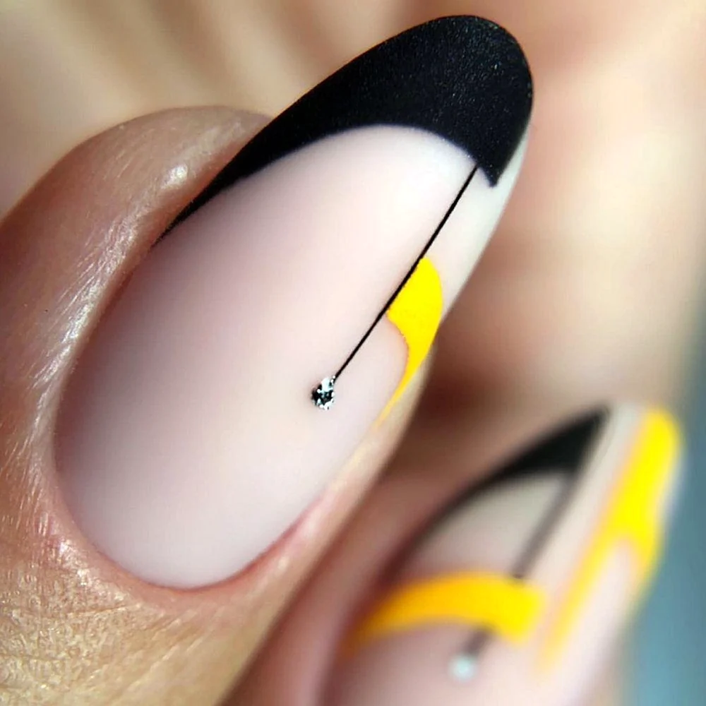 Стилизованный френч на ногтях