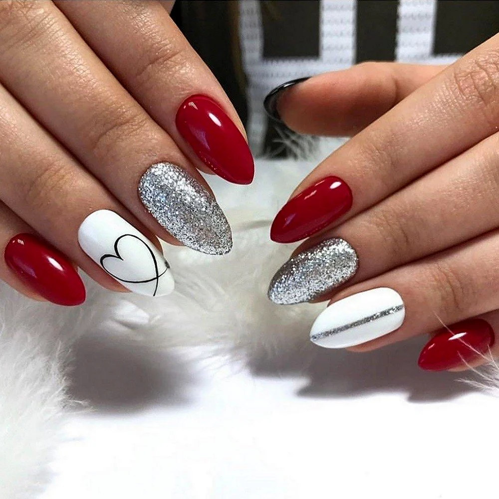Красный маникюр