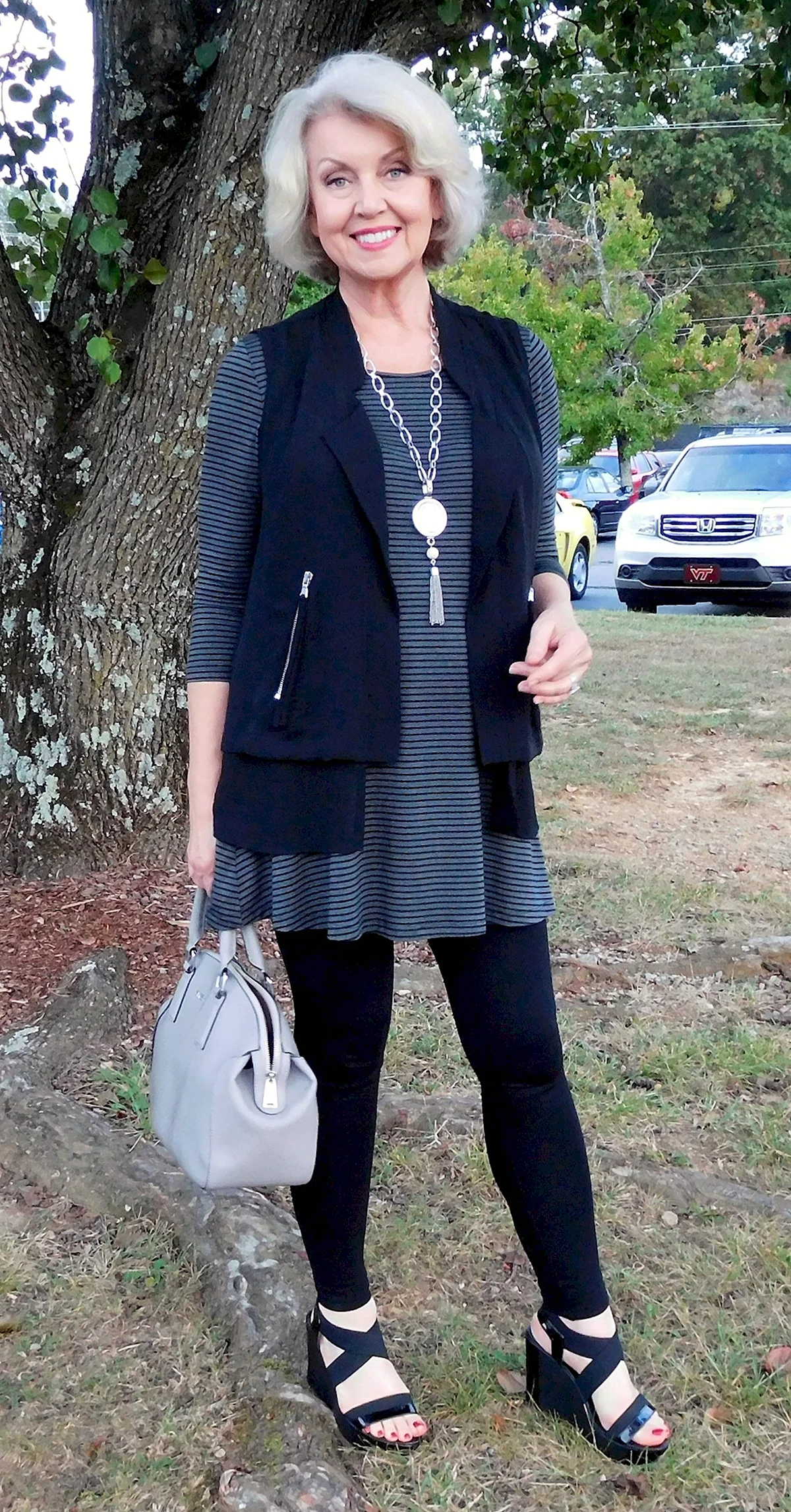 Красивая одежда для женщин после 50