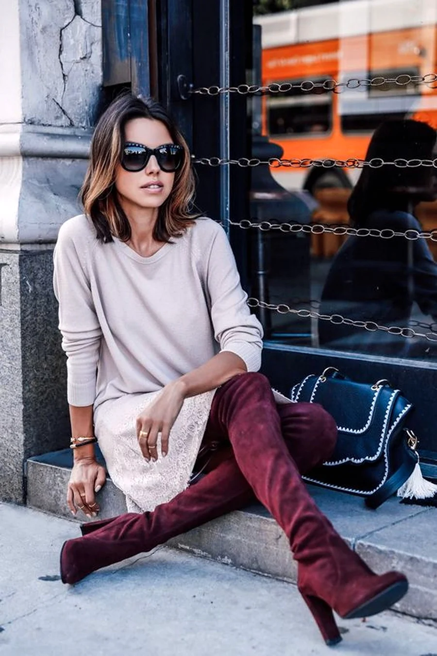 Образы с бордовыми сапогами