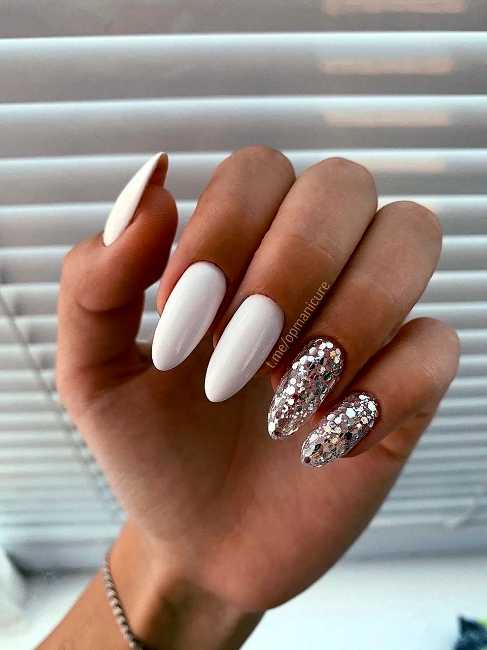 Белые ногти