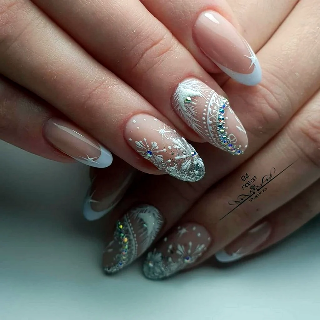 Зимний маникюр