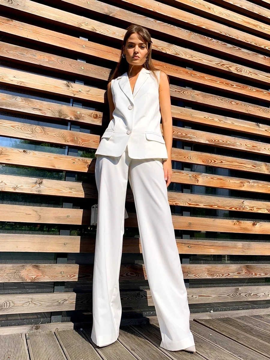 Брючный костюм женский Bezko