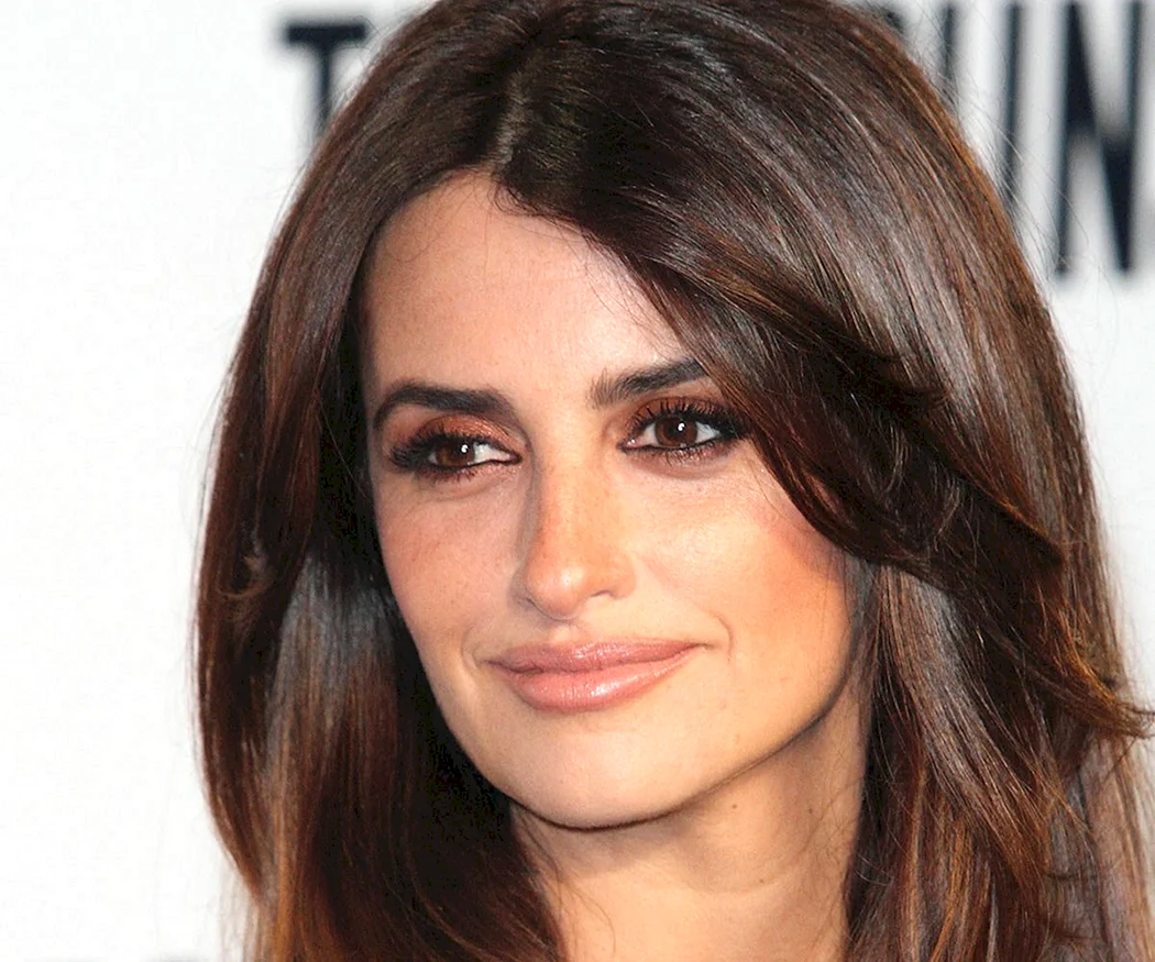 Пенелопа Крус параллельные матери