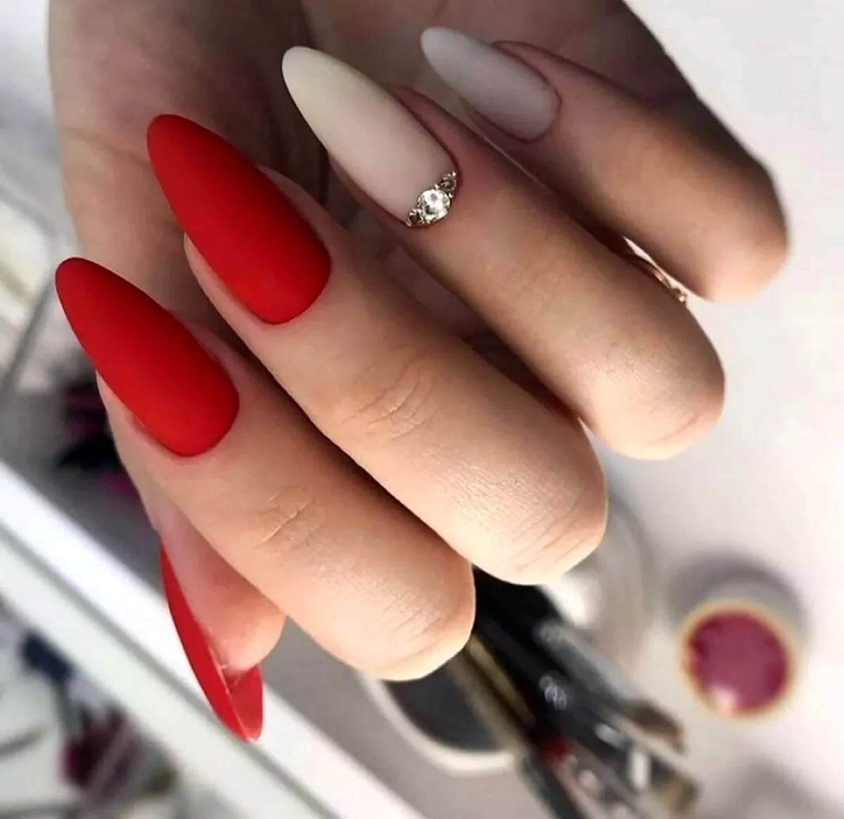 Красный миндаль 2020