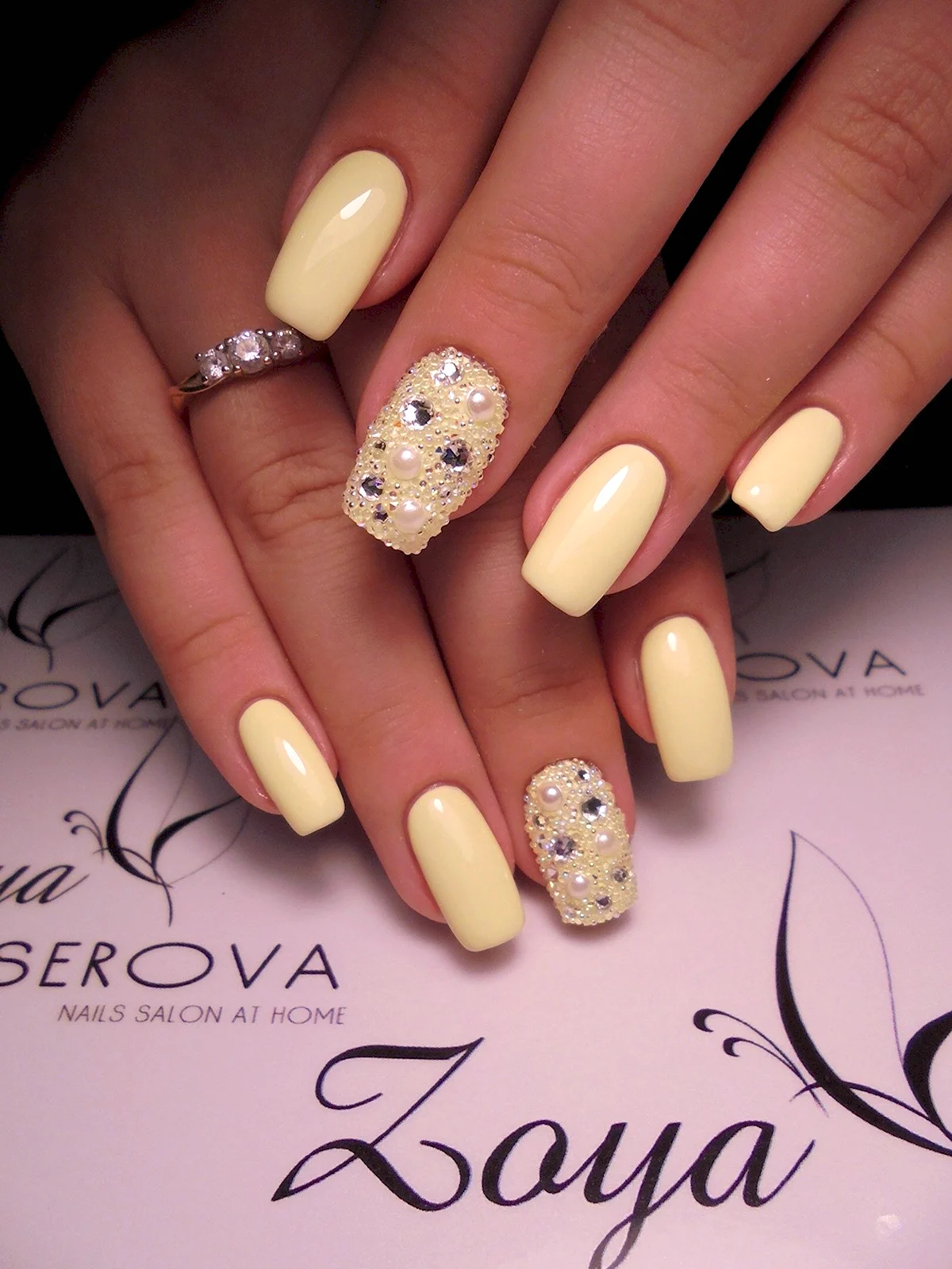 Ногти светло желтые дизайн