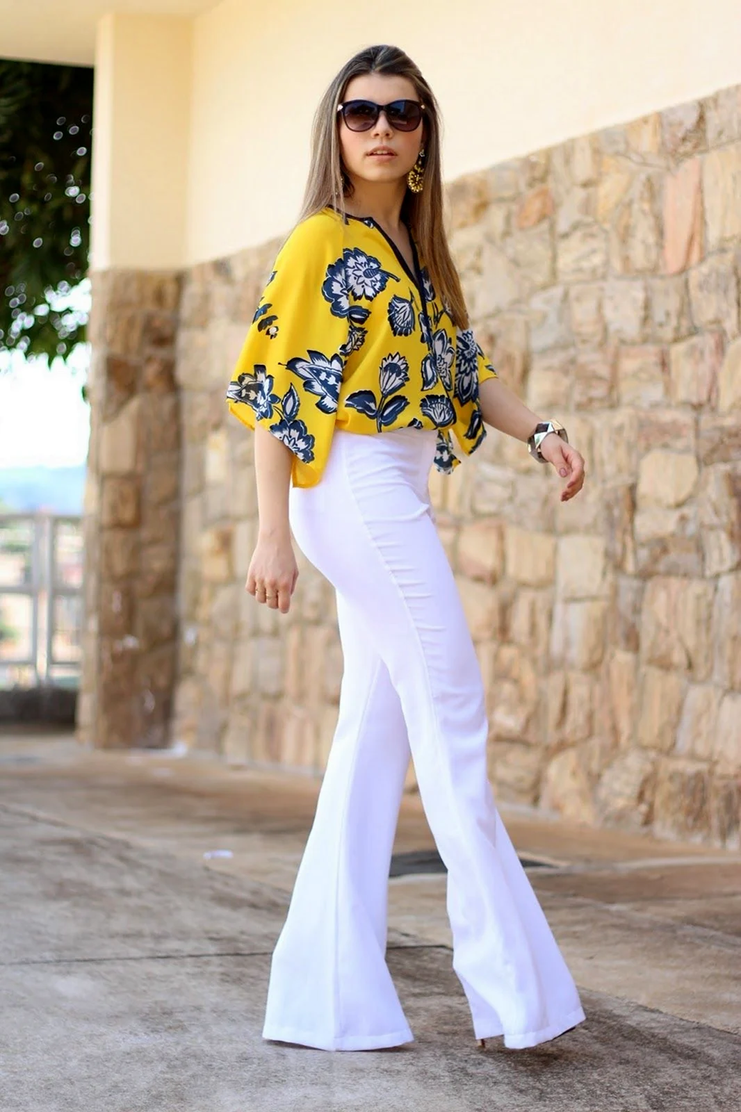 Белые брюки клеш