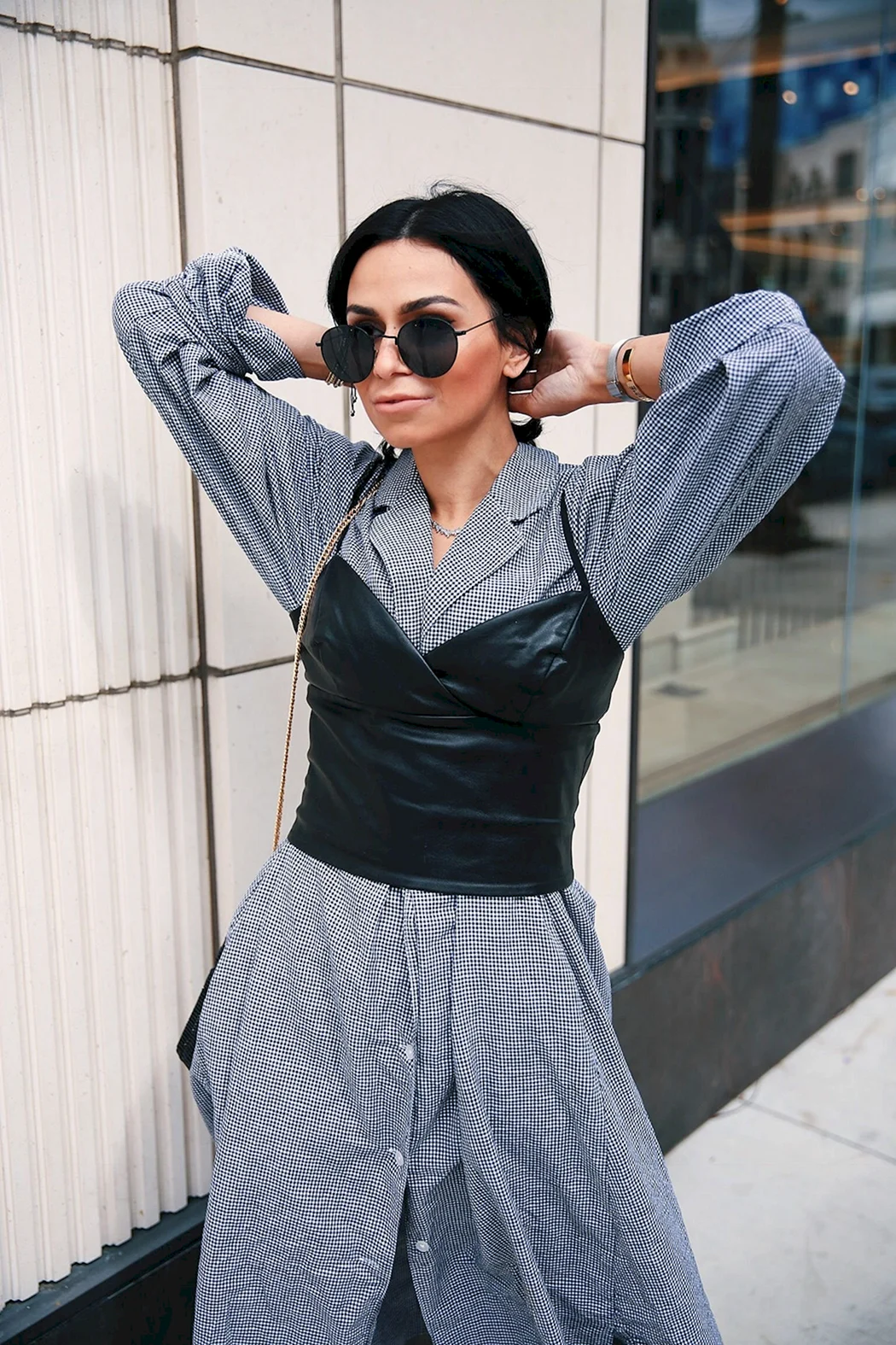 Кожаный топ на рубашку