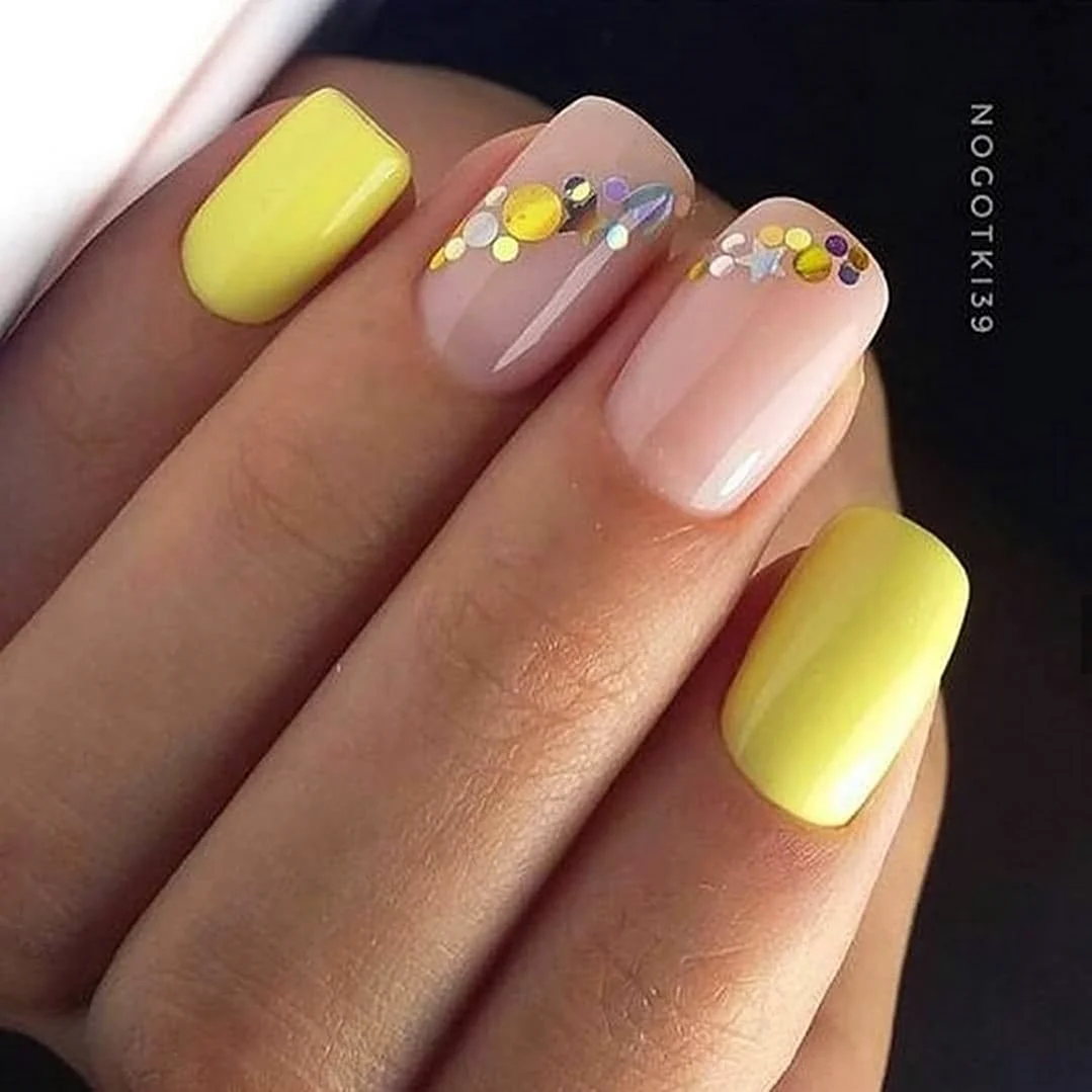 Маникюр в желтых тонах