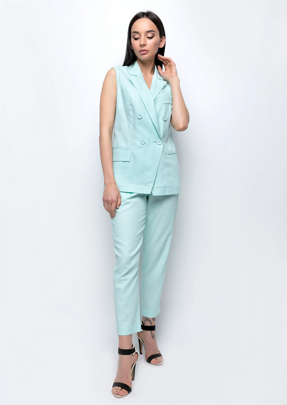 Льняной костюм женский летний брючный 2021 Бенеттон