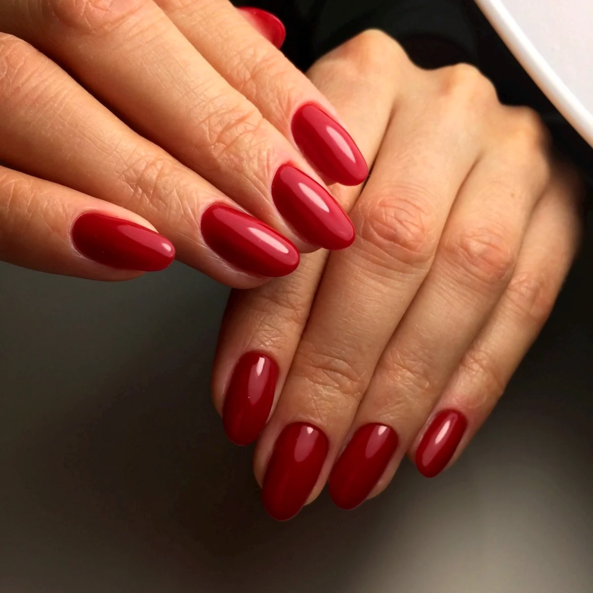 Однотонное покрытие ногтей
