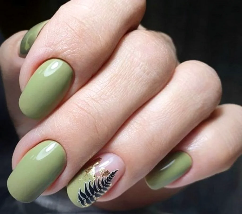 Оливковый маникюр