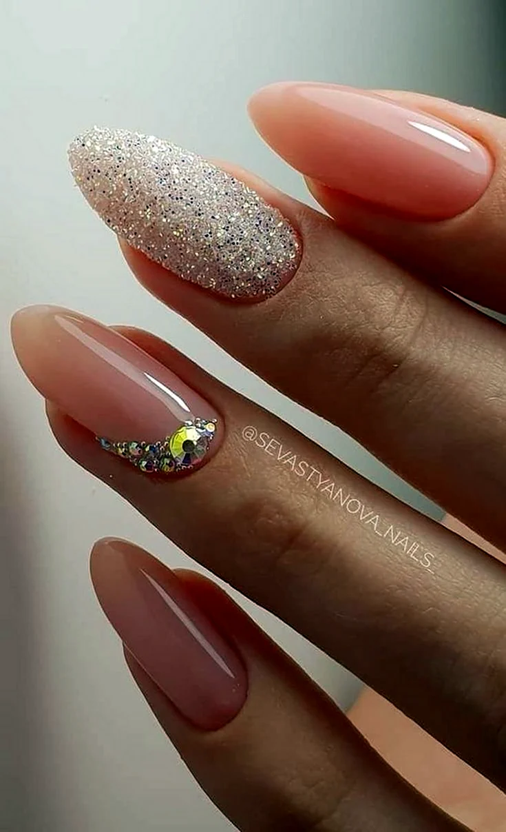 Ногти с блестками