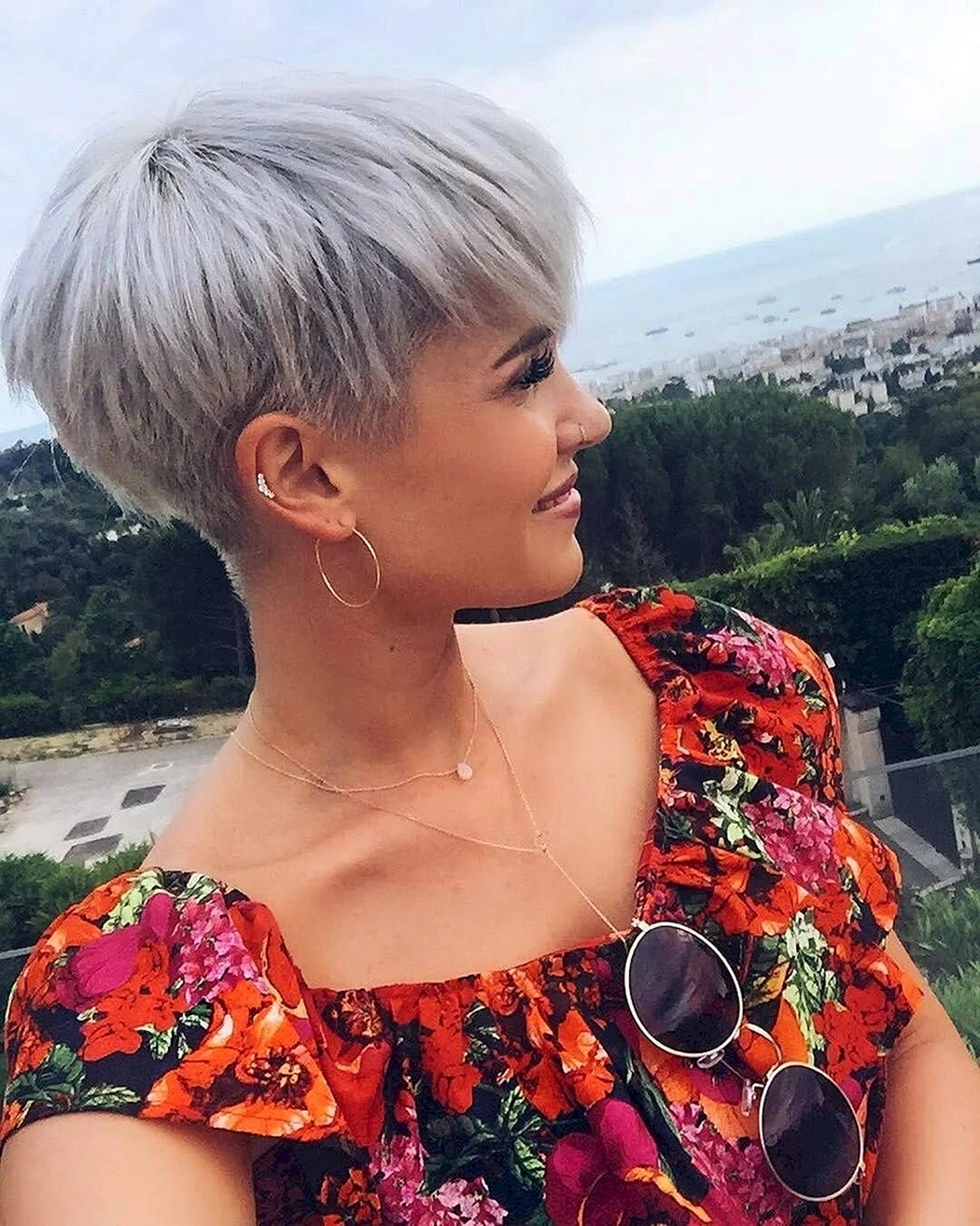 Юлия Костюшкина стрижка Пикси