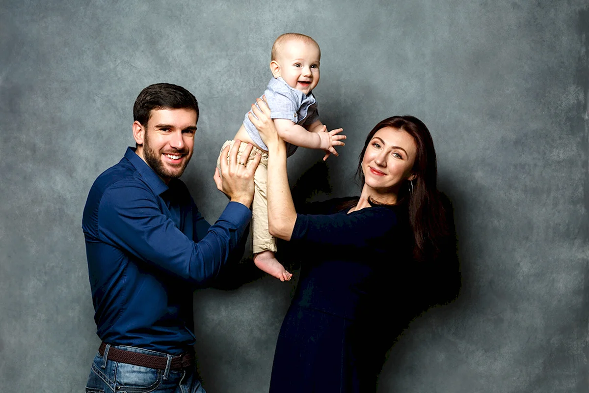 Семейная фотосессия в СПБ В студии недорого Невский район